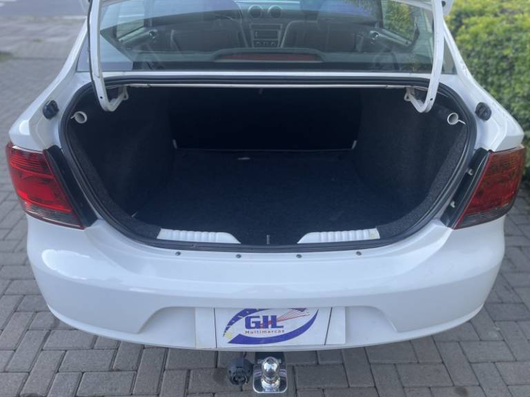 VOLKSWAGEN - VOYAGE - 2012/2012 - Branca - R$ 34.500,00