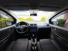 VOLKSWAGEN - CROSSFOX - 2010/2011 - Preta - R$ 39.900,00