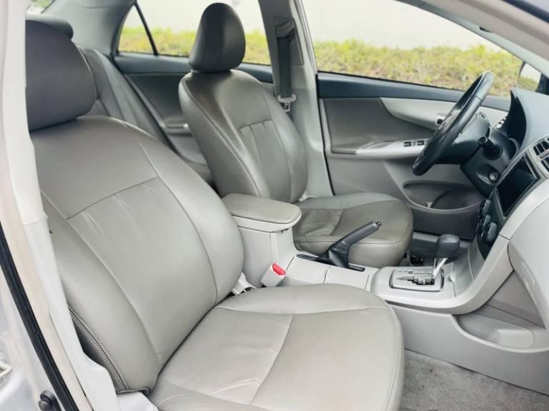 TOYOTA - COROLLA - 2014/2014 - Prata - R$ 66.900,00