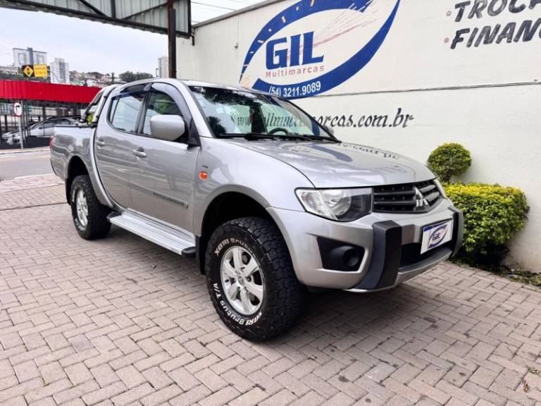 MITSUBISHI - L200 TRITON - 2015/2015 - Prata - R$ 99.900,00