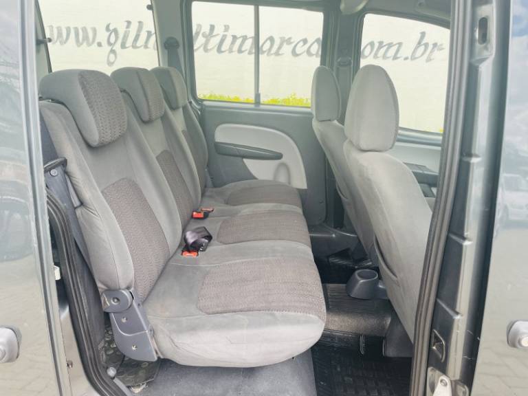 FIAT - DOBLÓ - 2013/2013 - Cinza - R$ 48.900,00