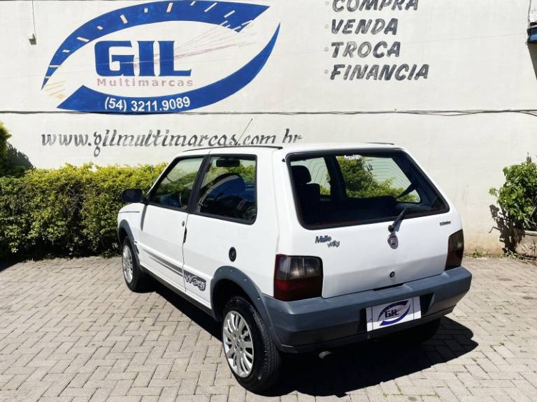 FIAT - UNO - 2011/2012 - Branca - R$ 17.900,00