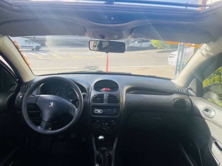 PEUGEOT - 206 - 2008/2008 - Preta - R$ 19.900,00
