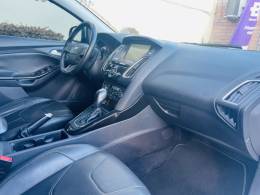 FORD - FOCUS - 2016/2016 - Branca - R$ 63.900,00