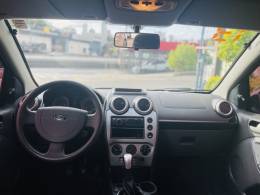 FORD - FIESTA - 2013/2013 - Branca - R$ 32.900,00