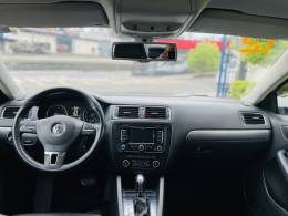 VOLKSWAGEN - JETTA - 2012/2012 - Branca - R$ 65.900,00