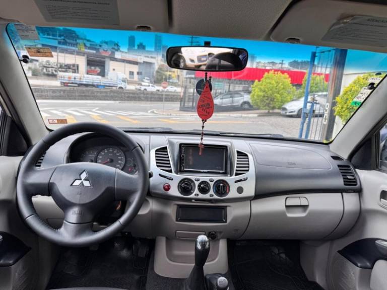 MITSUBISHI - L200 TRITON - 2015/2015 - Prata - R$ 99.900,00