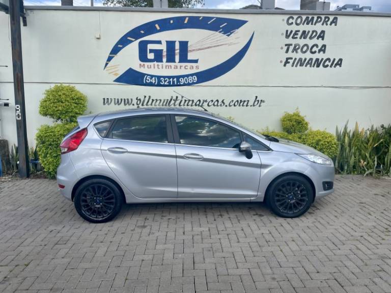 FORD - FIESTA - 2015/2015 - Prata - R$ 49.900,00