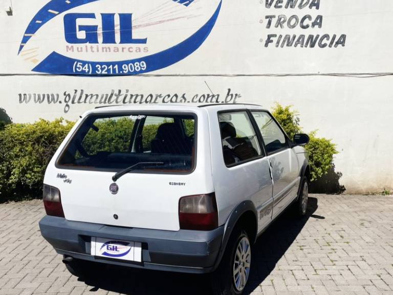 FIAT - UNO - 2011/2012 - Branca - R$ 17.900,00