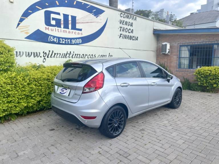 FORD - FIESTA - 2015/2015 - Prata - R$ 49.900,00