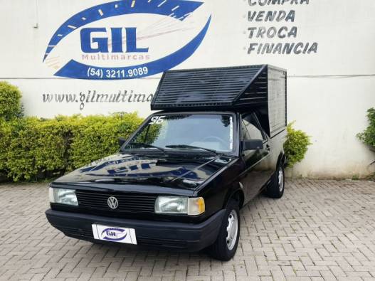 VOLKSWAGEN - SAVEIRO - 1995/1996 - Preta - R$ 29.900,00