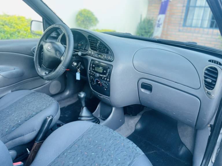 FORD - COURIER - 2009/2009 - Prata - R$ 33.900,00