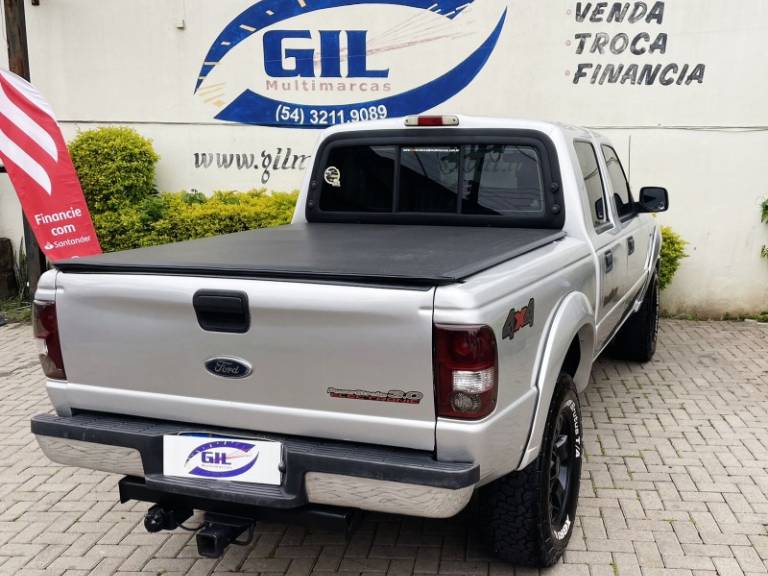 FORD - RANGER - 2005/2006 - Prata - R$ 68.900,00