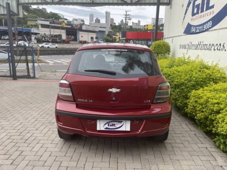 CHEVROLET - AGILE - 2014/2014 - Vermelha - R$ 42.900,00