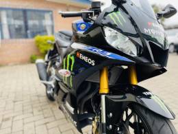 YAMAHA - YZF - 2022/2022 - Preta - R$ 32.900,00
