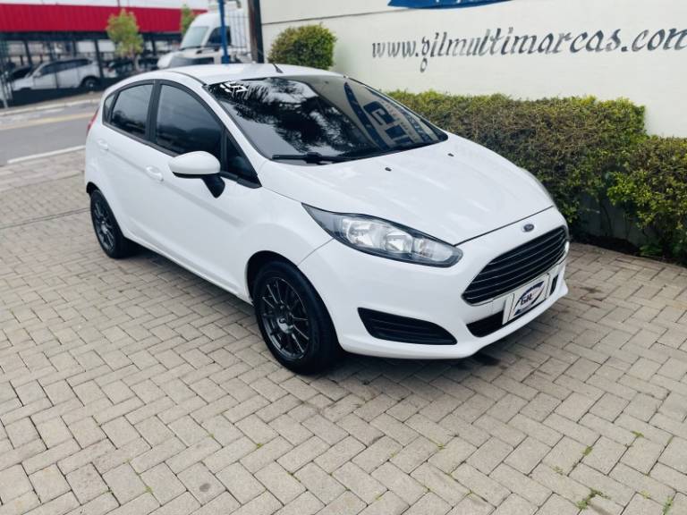 FORD - FIESTA - 2015/2015 - Branca - R$ 46.900,00