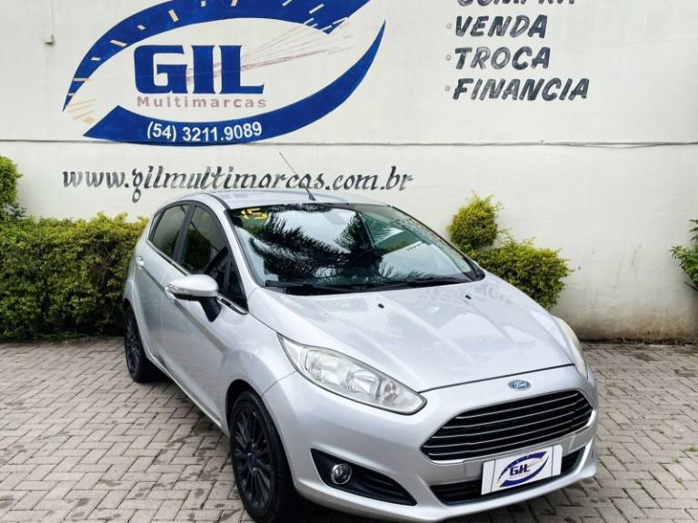 FORD - FIESTA - 2014/2015 - Prata - R$ 47.900,00