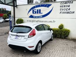 FORD - FIESTA - 2015/2016 - Branca - R$ 53.900,00