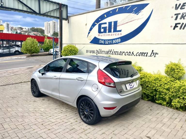 FORD - FIESTA - 2015/2015 - Prata - R$ 49.900,00