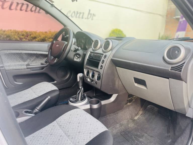 FORD - FIESTA - 2013/2013 - Branca - R$ 32.900,00