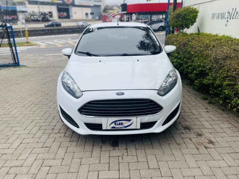FORD - FIESTA - 2015/2015 - Branca - R$ 46.900,00