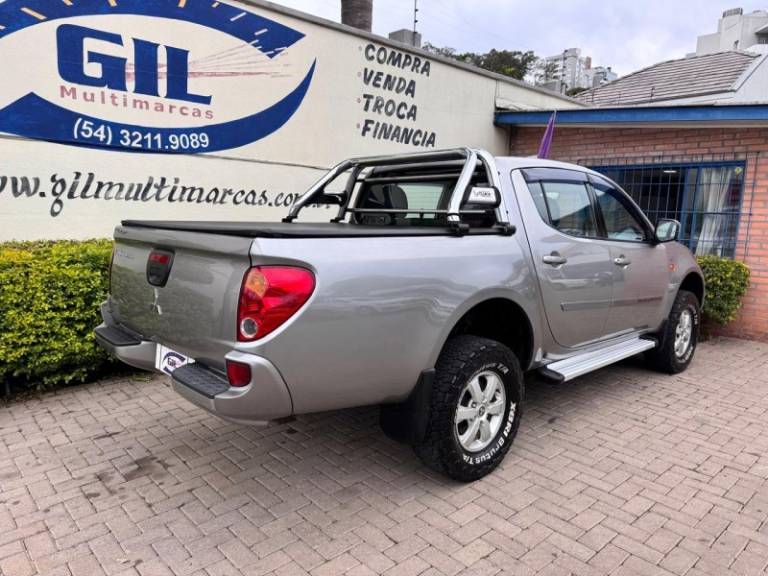 MITSUBISHI - L200 TRITON - 2015/2015 - Prata - R$ 99.900,00