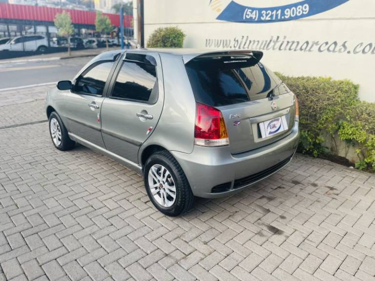 FIAT - PALIO - 2005/2005 - Prata - R$ 23.900,00