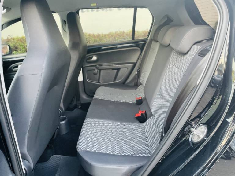 VOLKSWAGEN - UP - 2015/2015 - Preta - R$ 42.900,00