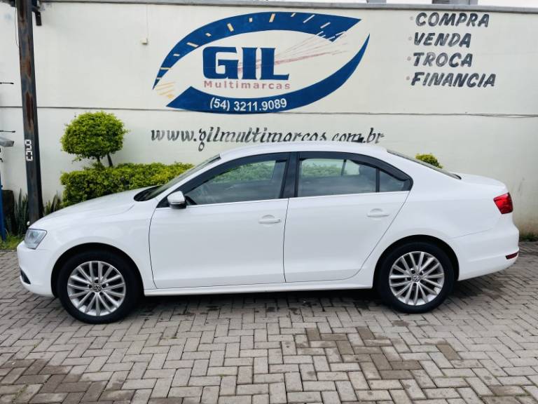 VOLKSWAGEN - JETTA - 2012/2012 - Branca - R$ 65.900,00