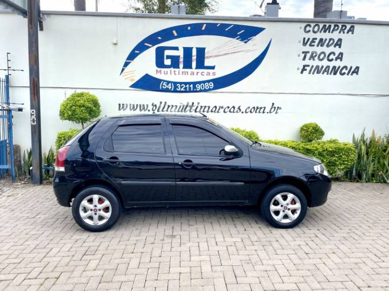 FIAT - PALIO - 2006/2007 - Preta - R$ 21.900,00