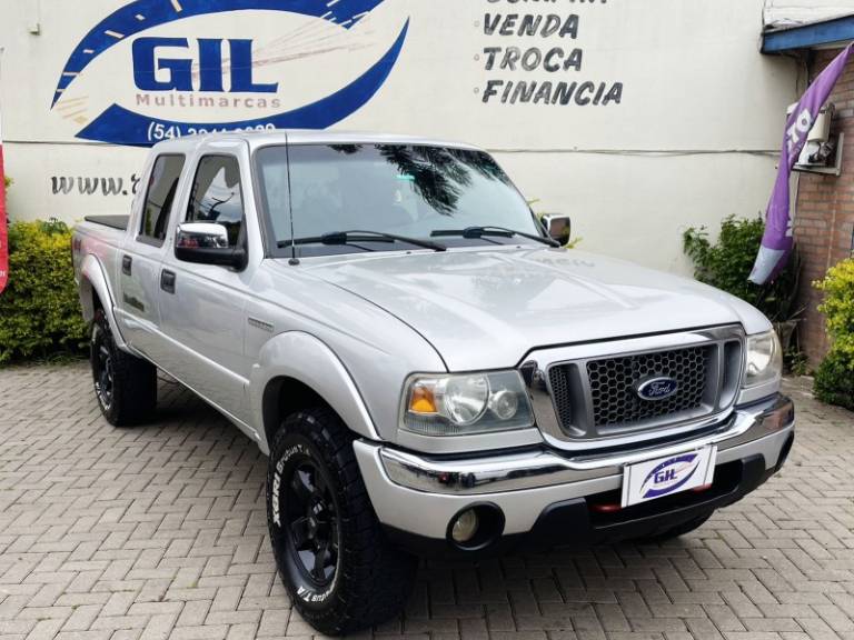FORD - RANGER - 2005/2006 - Prata - R$ 68.900,00