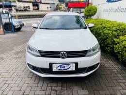 VOLKSWAGEN - JETTA - 2012/2012 - Branca - R$ 65.900,00