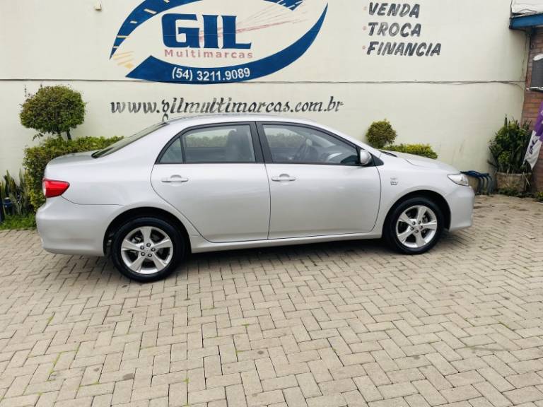 TOYOTA - COROLLA - 2014/2014 - Prata - R$ 66.900,00