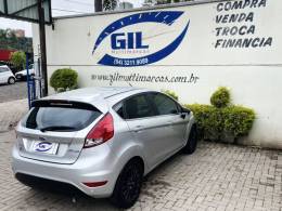 FORD - FIESTA - 2014/2015 - Prata - R$ 47.900,00