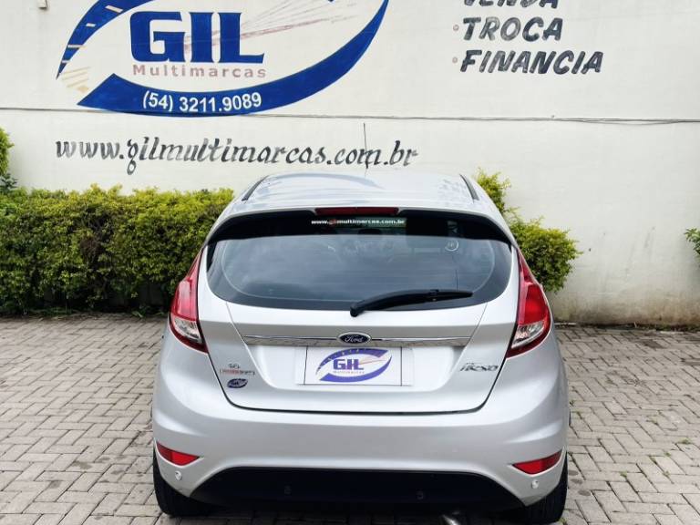 FORD - FIESTA - 2014/2015 - Prata - R$ 47.900,00