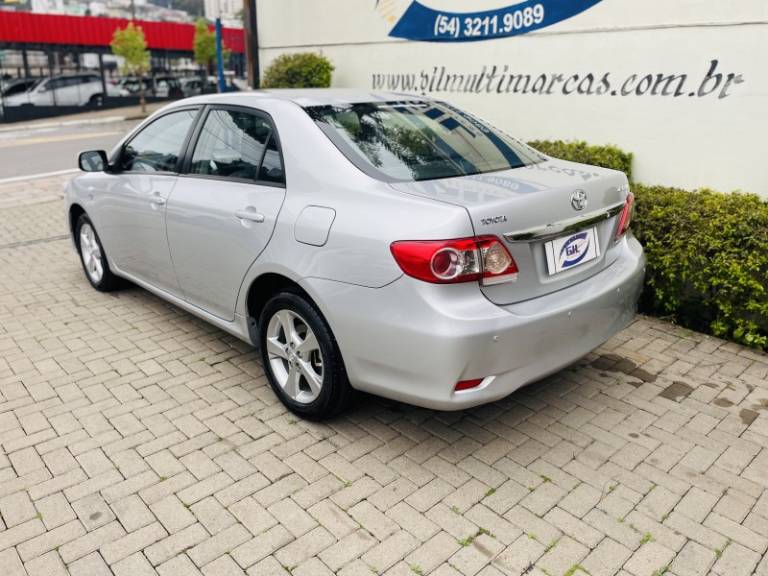 TOYOTA - COROLLA - 2014/2014 - Prata - R$ 66.900,00