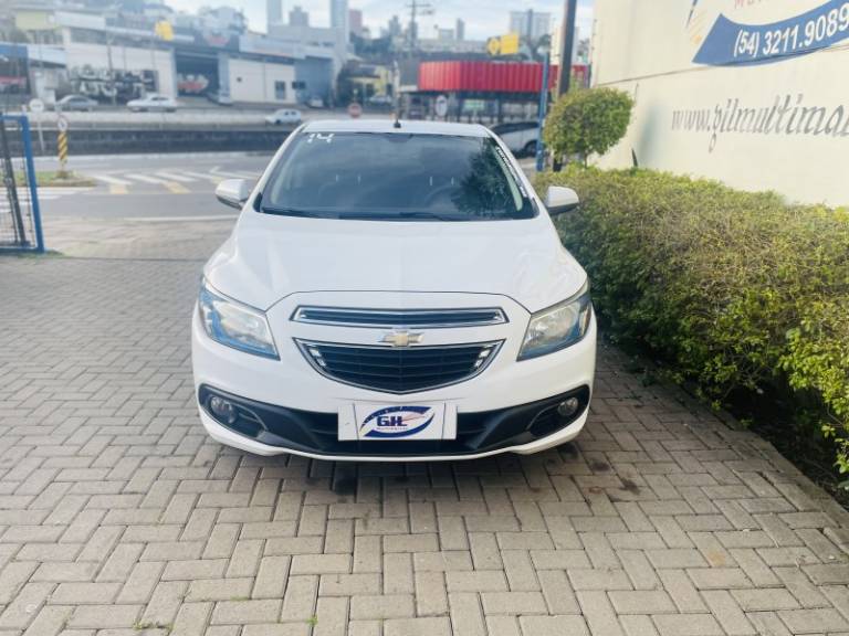 CHEVROLET - PRISMA - 2014/2014 - Branca - R$ 52.900,00