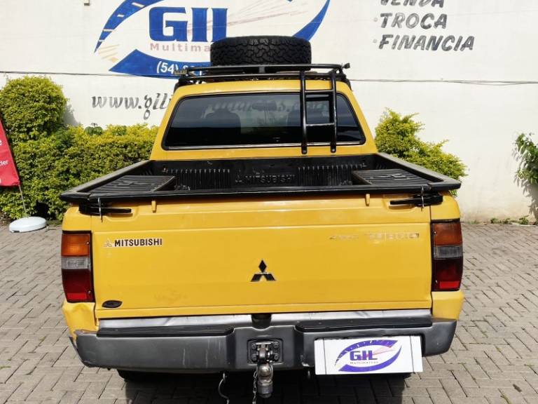 MITSUBISHI - L200 SAVANA - 2006/2006 - Amarela - R$ 59.900,00