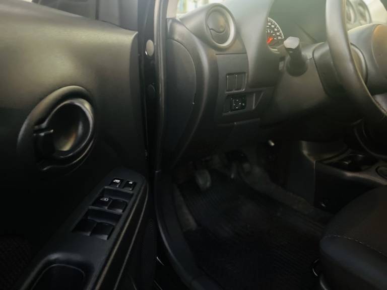 NISSAN - VERSA - 2013/2013 - Preta - Sob Consulta