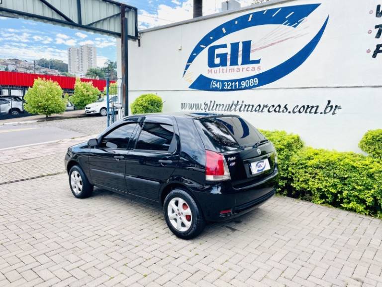 FIAT - PALIO - 2006/2007 - Preta - R$ 21.900,00