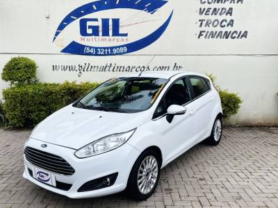 FORD - FIESTA - 2015/2016 - Branca - R$ 53.900,00