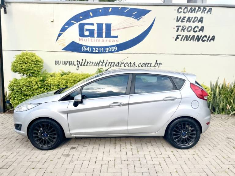 FORD - FIESTA - 2015/2015 - Prata - R$ 49.900,00