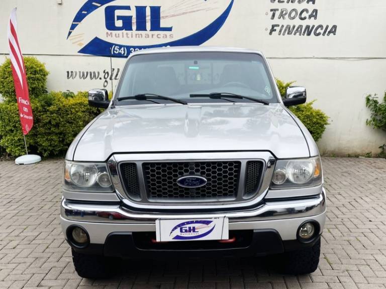 FORD - RANGER - 2005/2006 - Prata - R$ 68.900,00