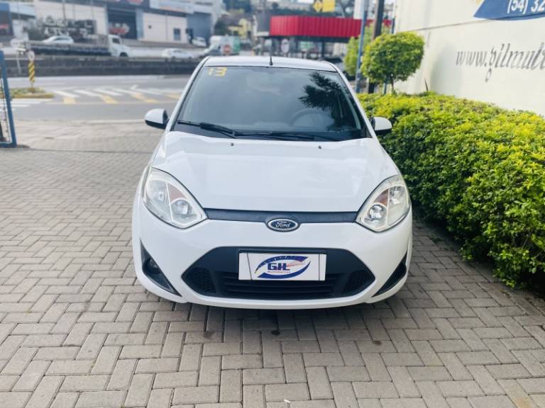 FORD - FIESTA - 2013/2013 - Branca - R$ 32.900,00