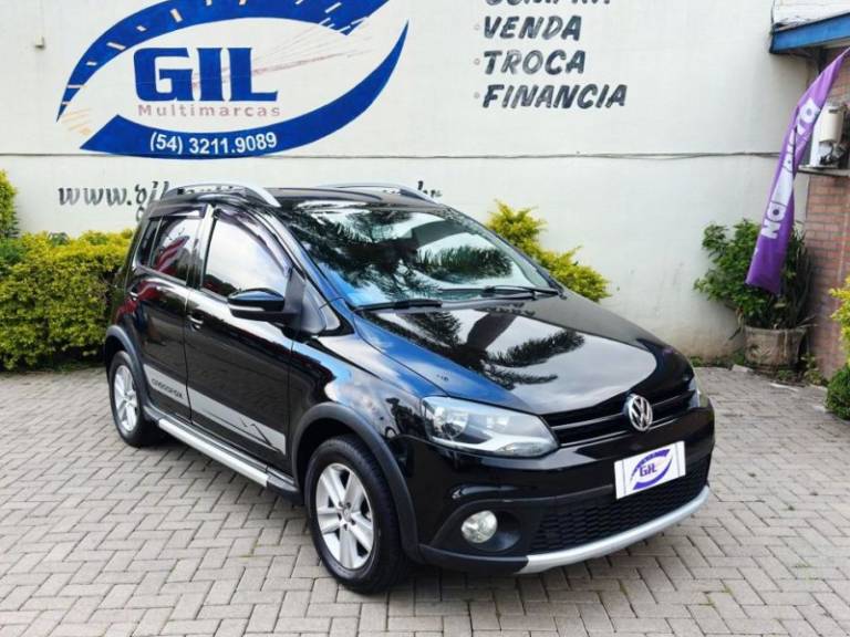 VOLKSWAGEN - CROSSFOX - 2010/2011 - Preta - R$ 39.900,00