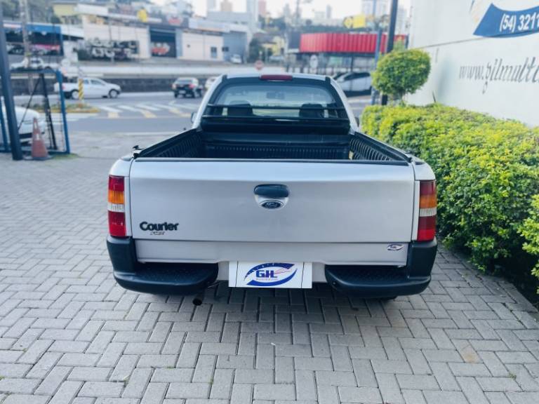 FORD - COURIER - 2009/2009 - Prata - R$ 33.900,00
