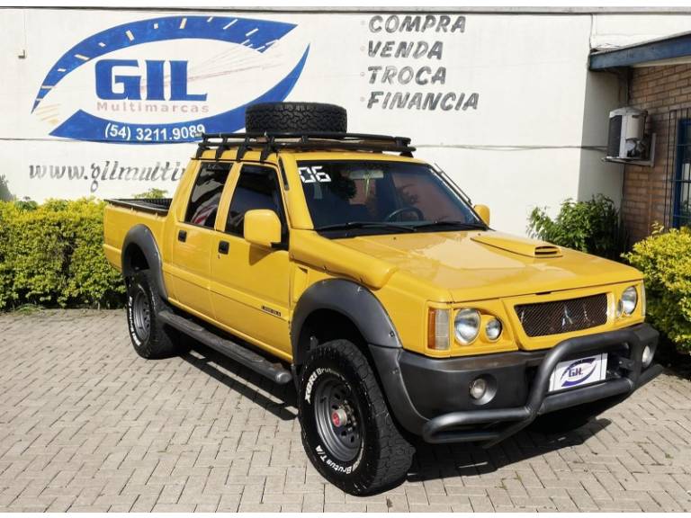 MITSUBISHI - L200 SAVANA - 2006/2006 - Amarela - R$ 59.900,00