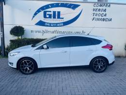 FORD - FOCUS - 2016/2016 - Branca - R$ 63.900,00