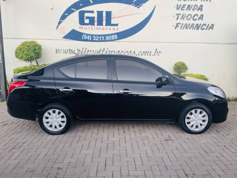 NISSAN - VERSA - 2013/2013 - Preta - Sob Consulta