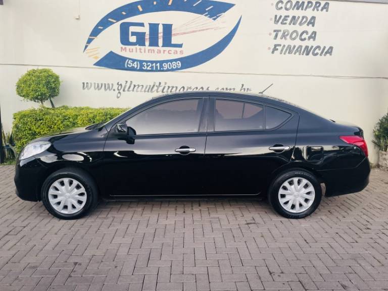 NISSAN - VERSA - 2013/2013 - Preta - Sob Consulta